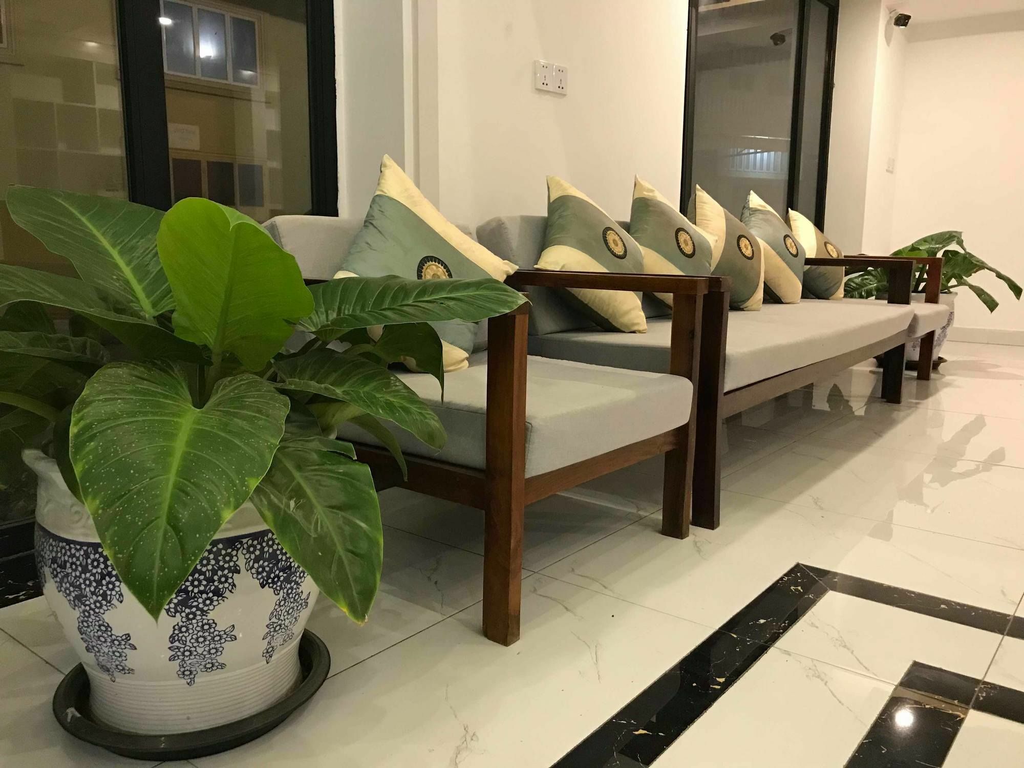 Sky Palace Boutique Hotel バッタンバン エクステリア 写真